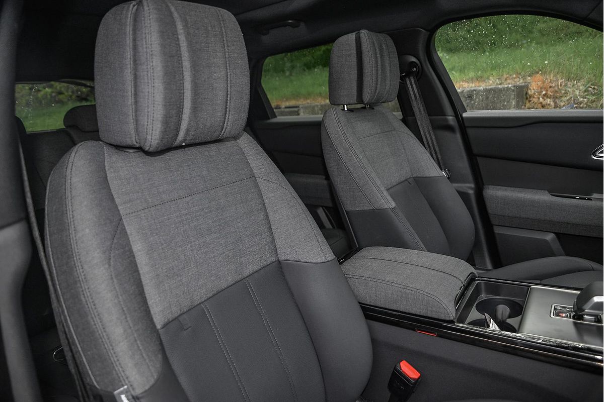2024 Land Rover Range Rover Velar PHEV P400e Dynamic HSE L560