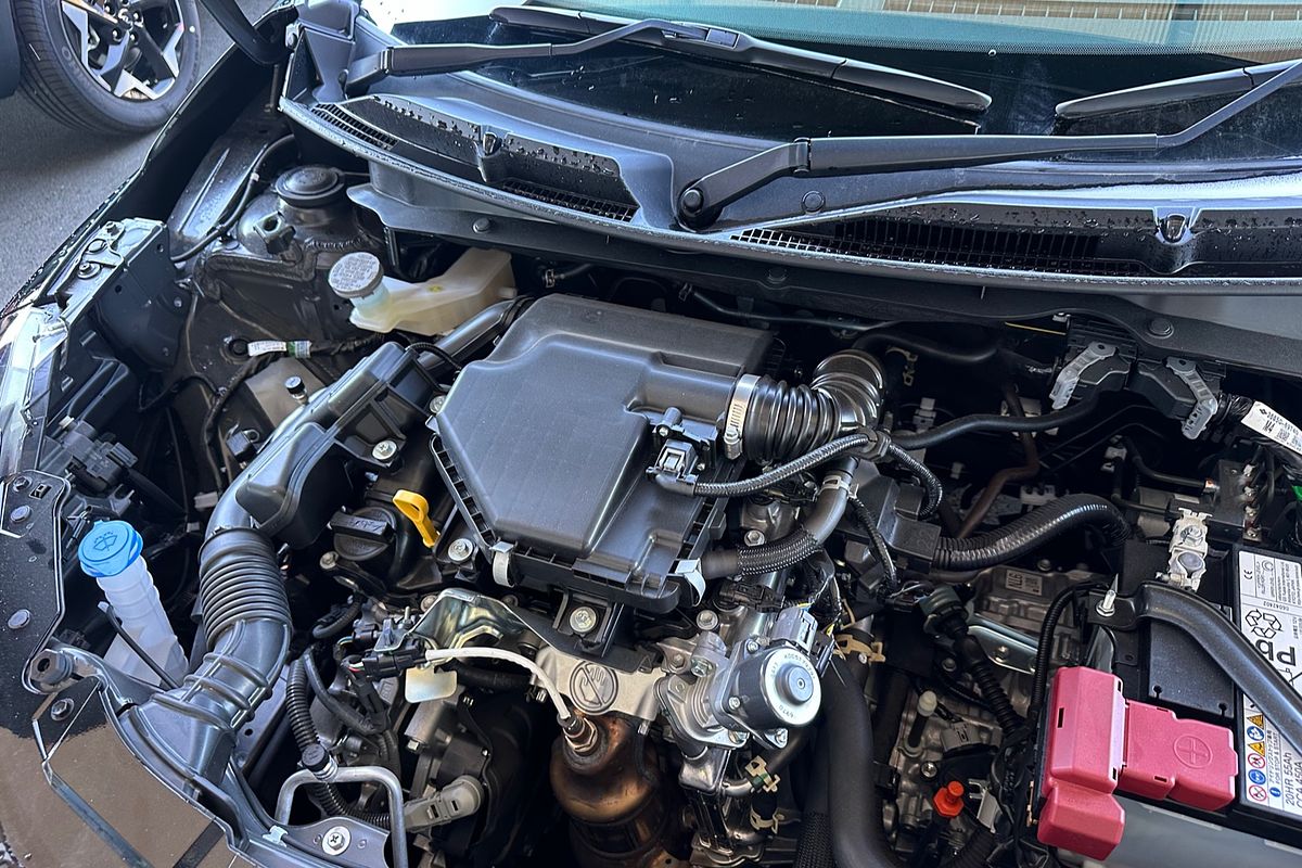 2024 Suzuki Swift Hybrid Plus UZ