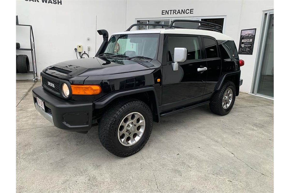 2011 Toyota FJ Cruiser GSJ15R