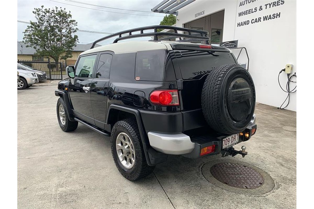 2011 Toyota FJ Cruiser GSJ15R