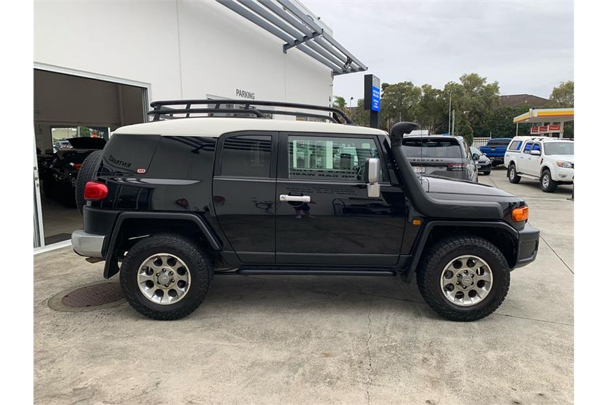 2011 Toyota FJ Cruiser GSJ15R