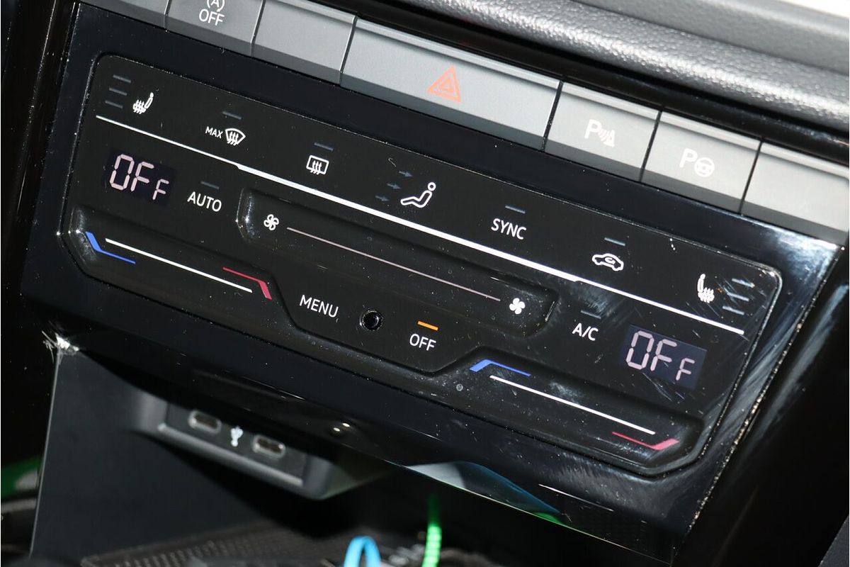 2023 Volkswagen T-Roc 140TSI R-Line D11