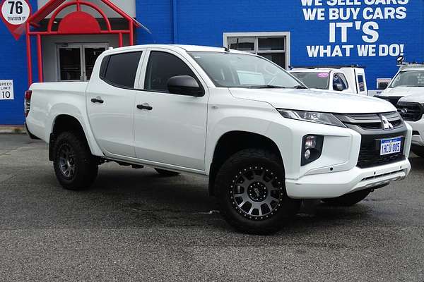 2019 Mitsubishi Triton GLX MR 4X4