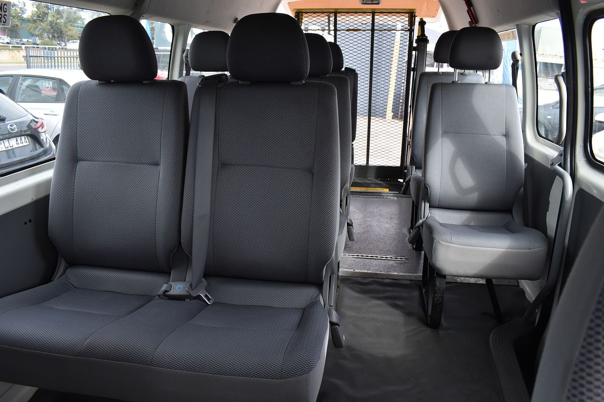 2009 Toyota HiAce Commuter