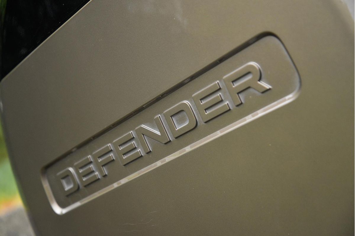 2023 Land Rover Defender 90 P300 S L663