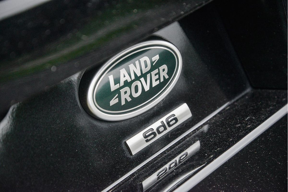 2020 Land Rover Discovery SD6 SE Series 5