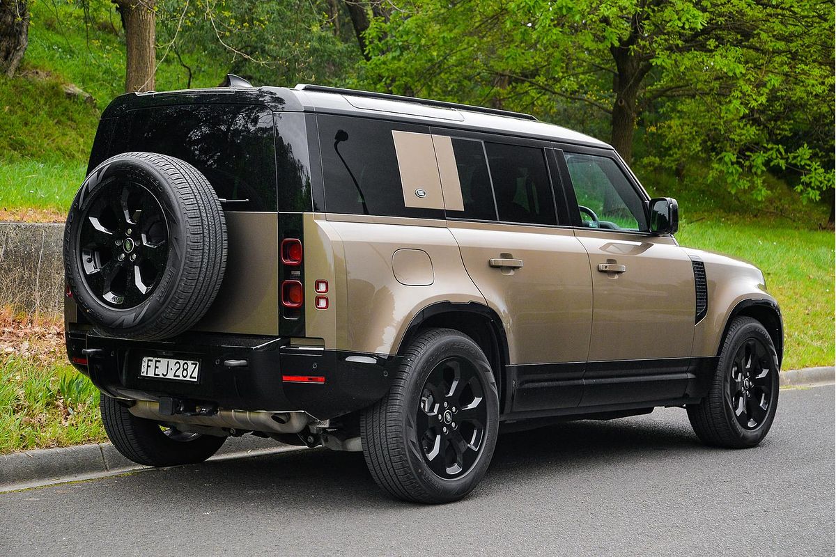 2023 Land Rover Defender 110 P400 X-Dynamic SE L663
