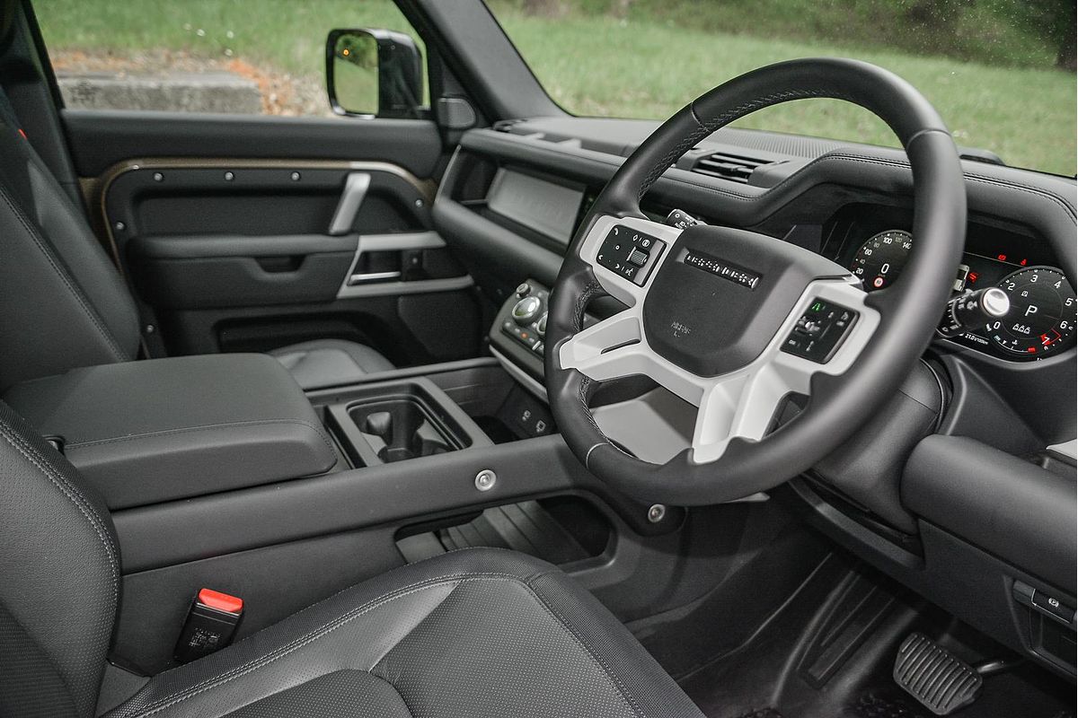 2023 Land Rover Defender 110 P400 X-Dynamic SE L663