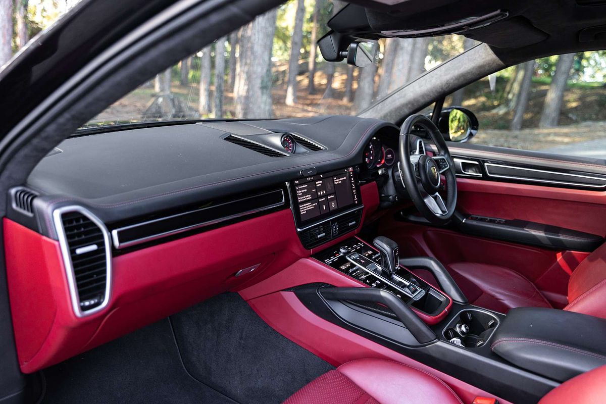 2021 Porsche Cayenne GTS 9YA