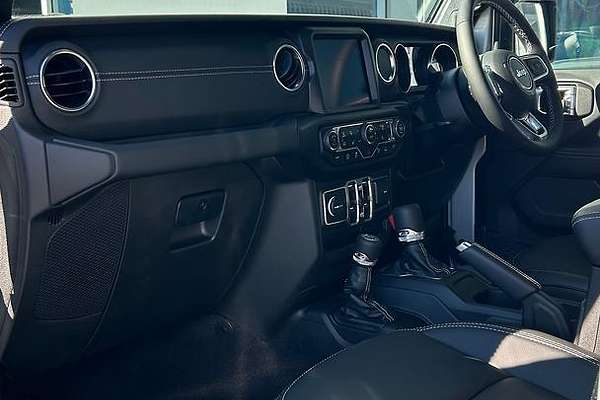 2023 Jeep Wrangler Unlimited Overland JL