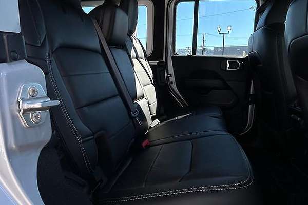 2023 Jeep Wrangler Unlimited Overland JL
