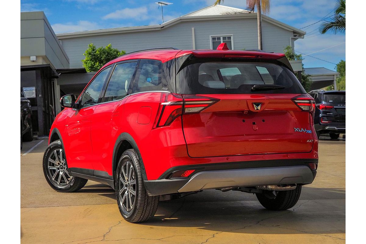 2023 Mahindra XUV700 AX7