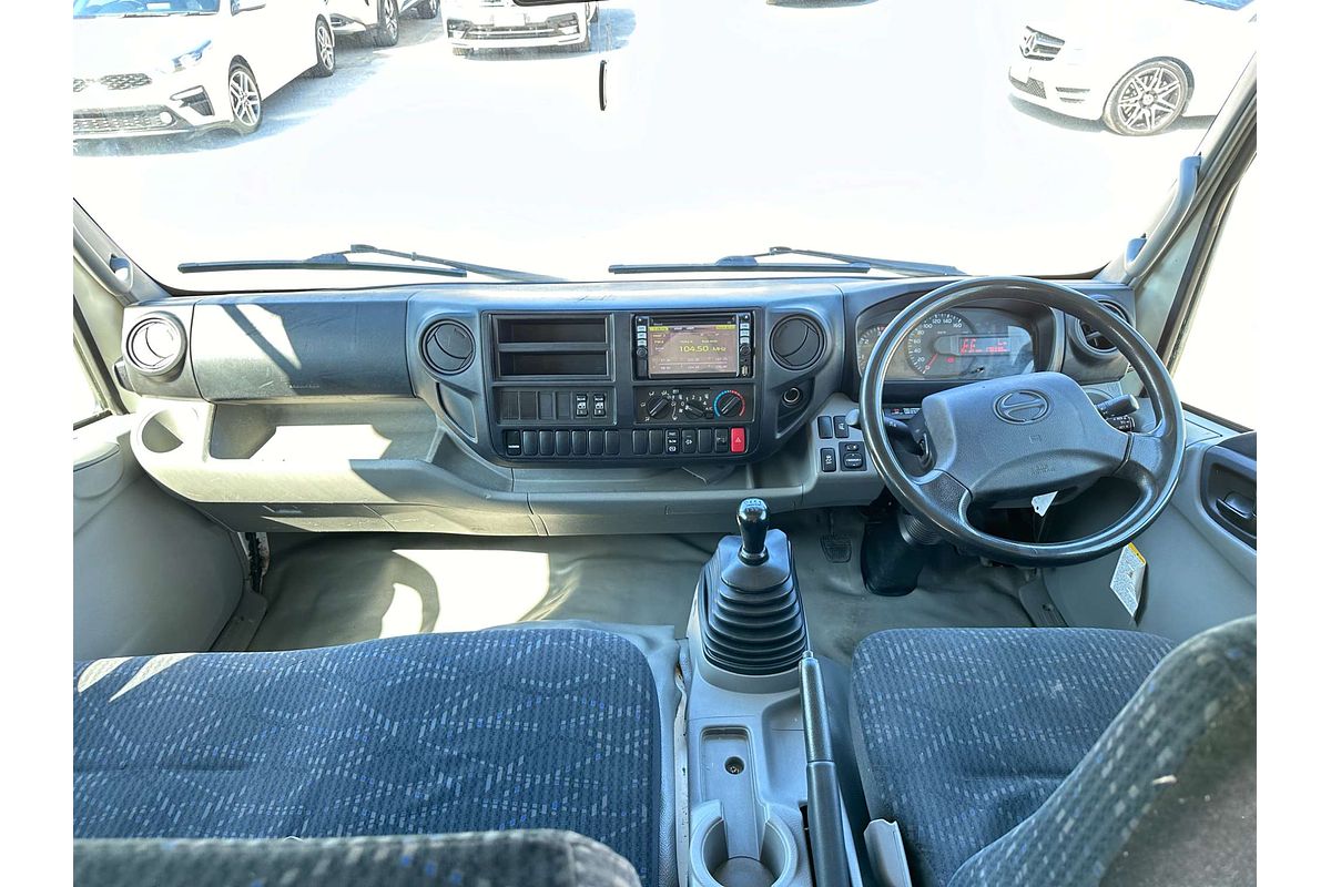 2018 Hino 300 Series 617  4x2 LWB