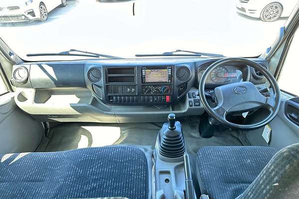 2018 Hino 300 Series 617  4x2 LWB