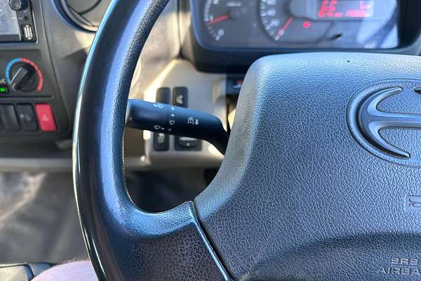 2018 Hino 300 Series 617  4x2 LWB