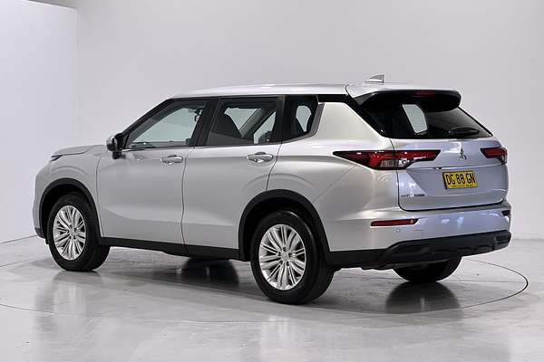 2022 Mitsubishi Outlander ES ZM