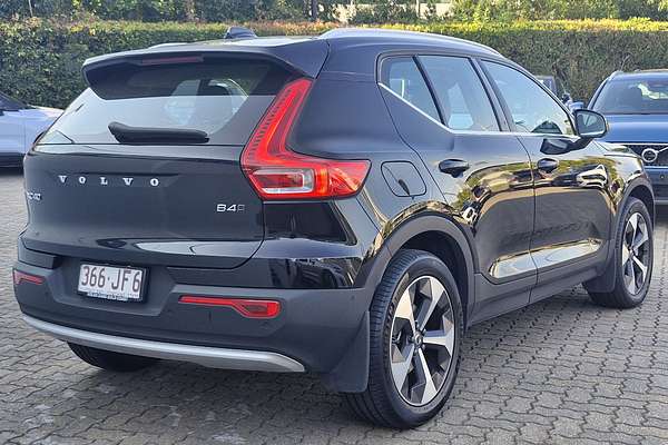 2023 Volvo XC40 Ultimate B4 Bright