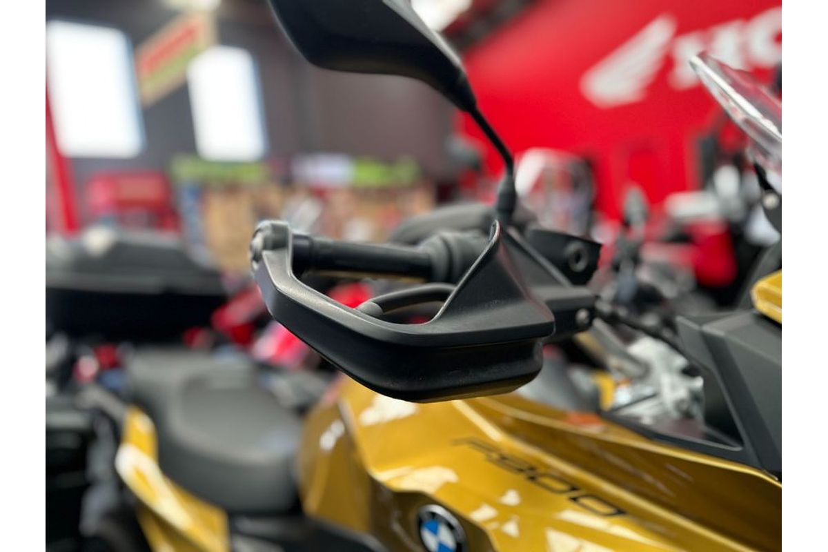 2020 BMW F900 XR