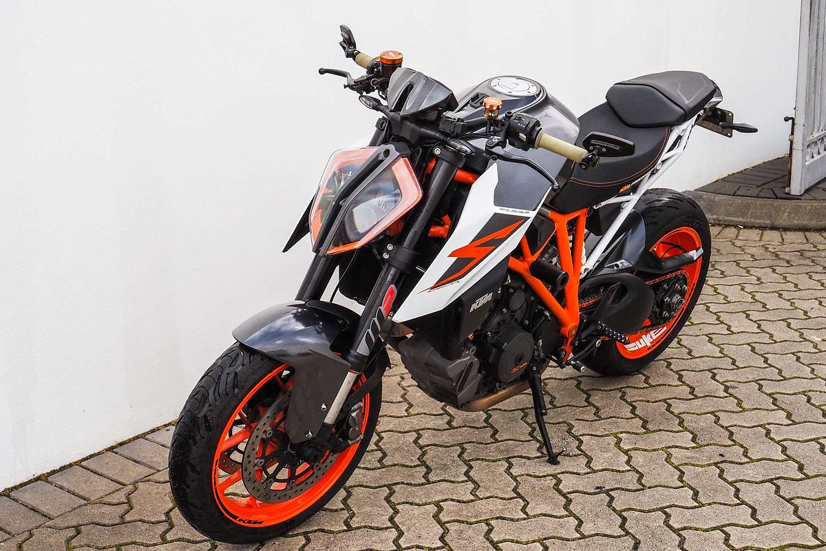 2017 KTM 1290 super duke