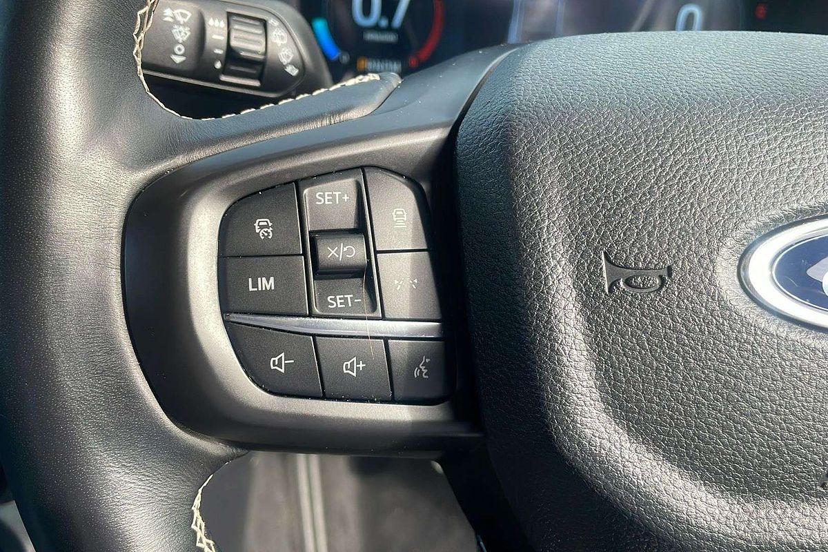 2022 Ford Everest Platinum