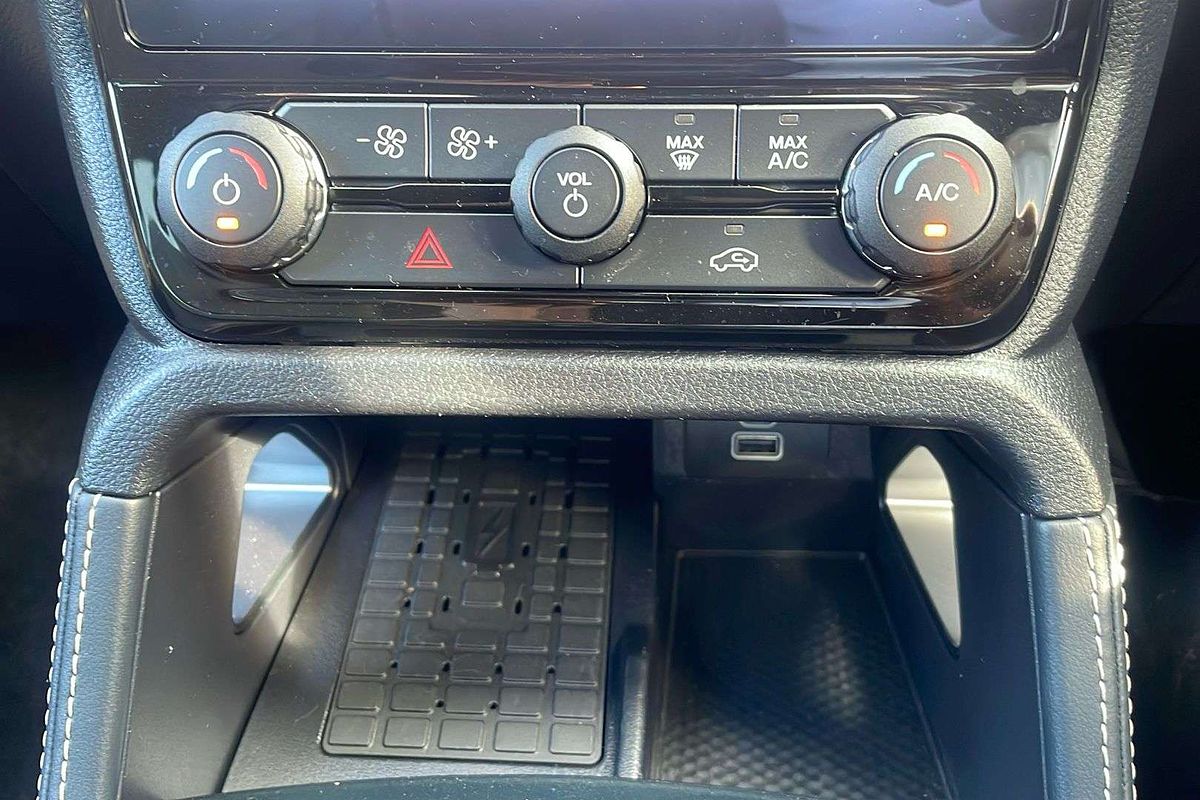 2022 Ford Everest Platinum