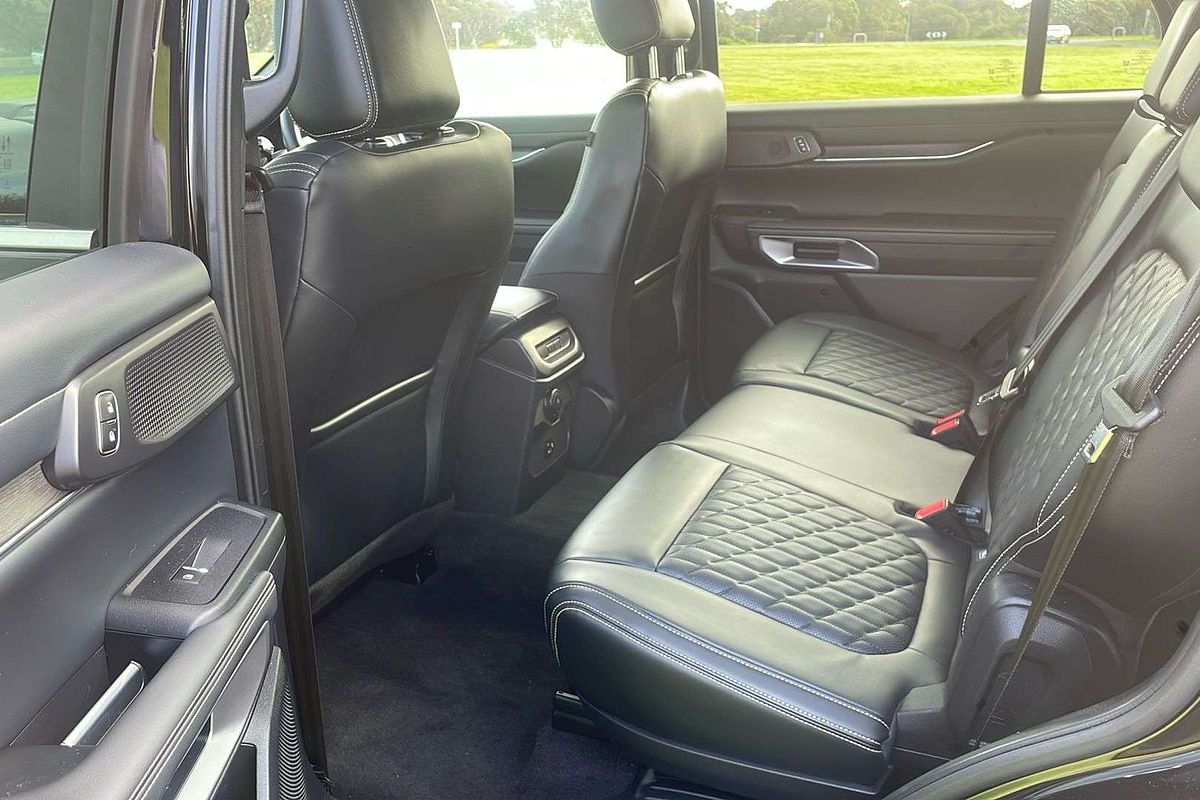 2022 Ford Everest Platinum