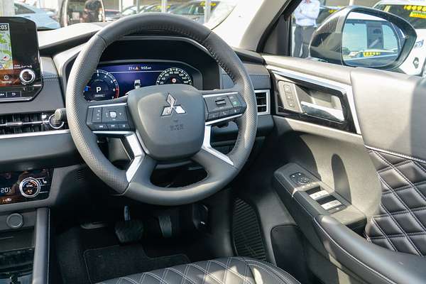 2023 Mitsubishi Outlander Exceed ZM