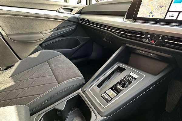 2024 Volkswagen Golf 110TSI Life 8