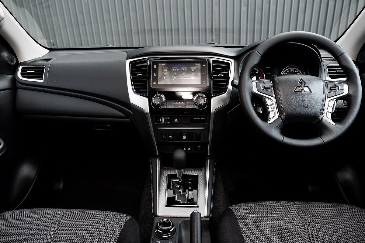 2023 Mitsubishi Triton GLS MR 4X4