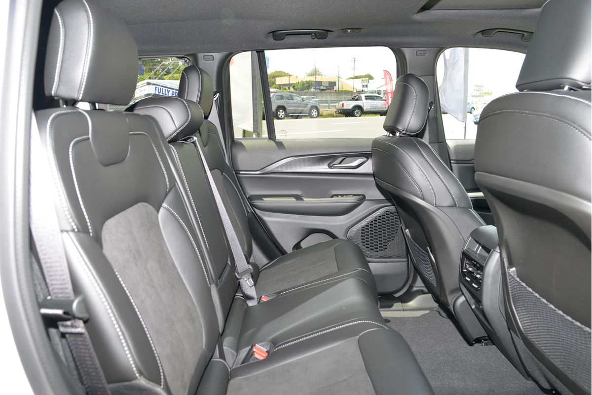 2023 Jeep Grand Cherokee Night Eagle WL