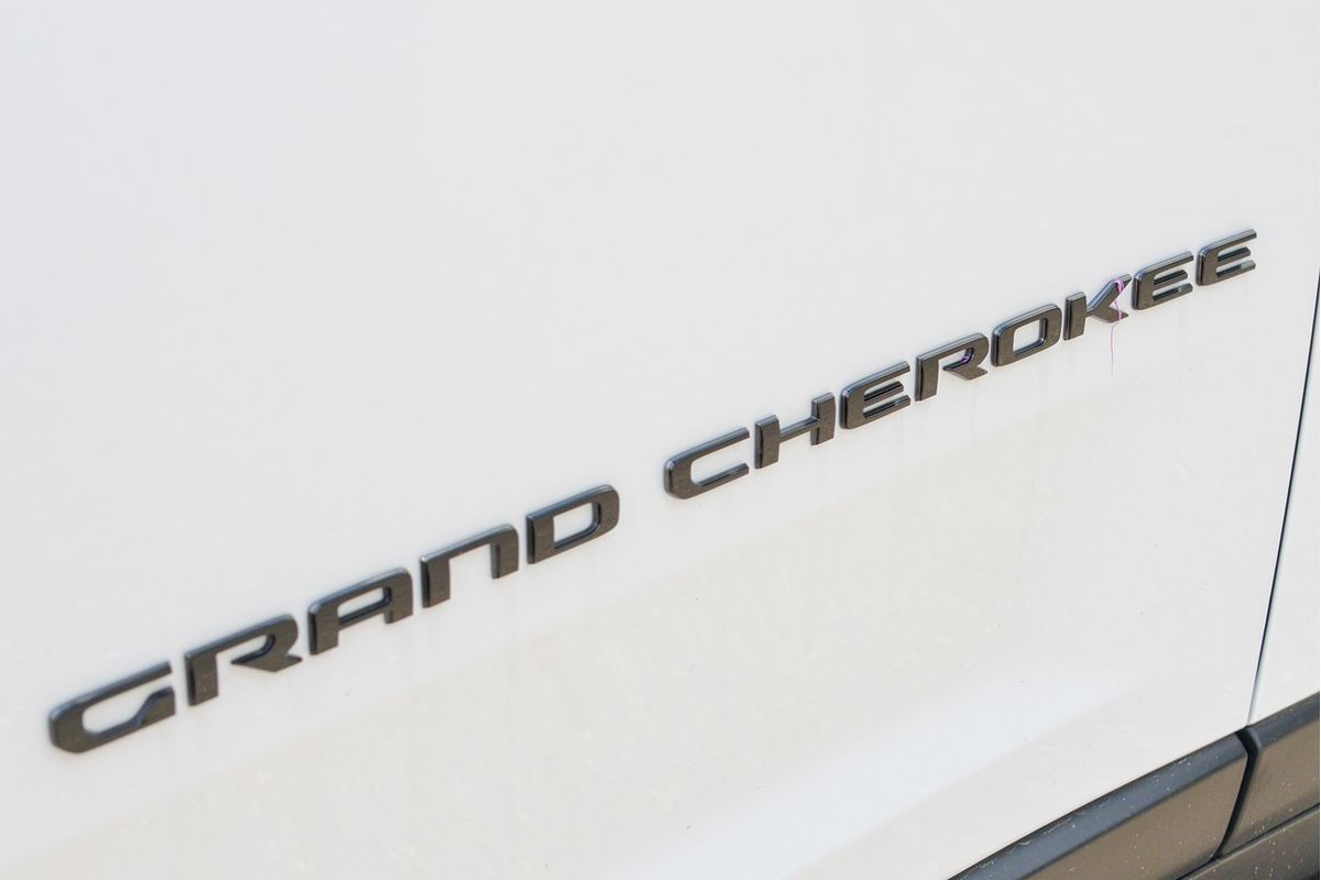2023 Jeep Grand Cherokee Night Eagle WL