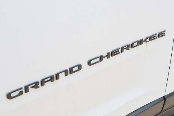 2023 Jeep Grand Cherokee Night Eagle WL