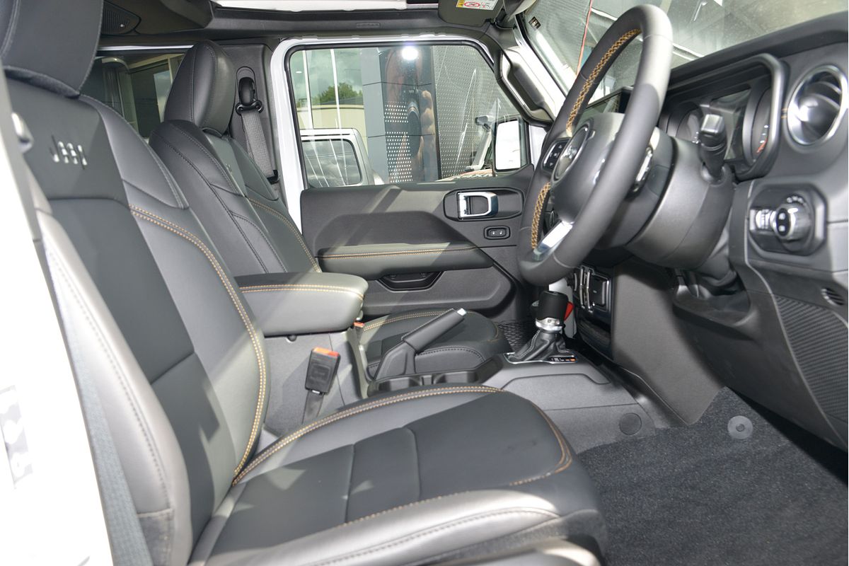 2024 Jeep Wrangler Unlimited Overland JL