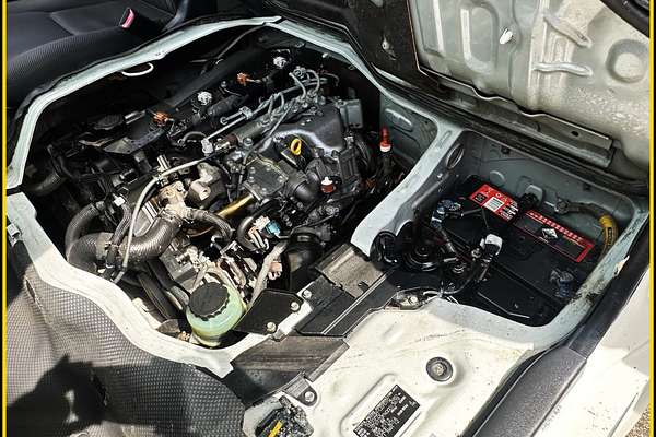 2012 Toyota HiAce Commuter KDH223R MY11 Upgrade