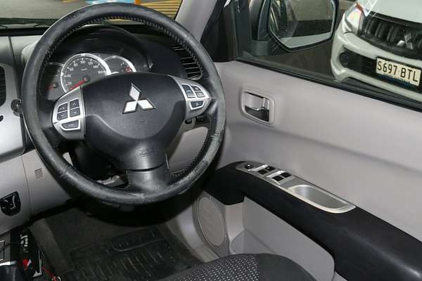 2010 Mitsubishi Triton GLX-R MN 4X4