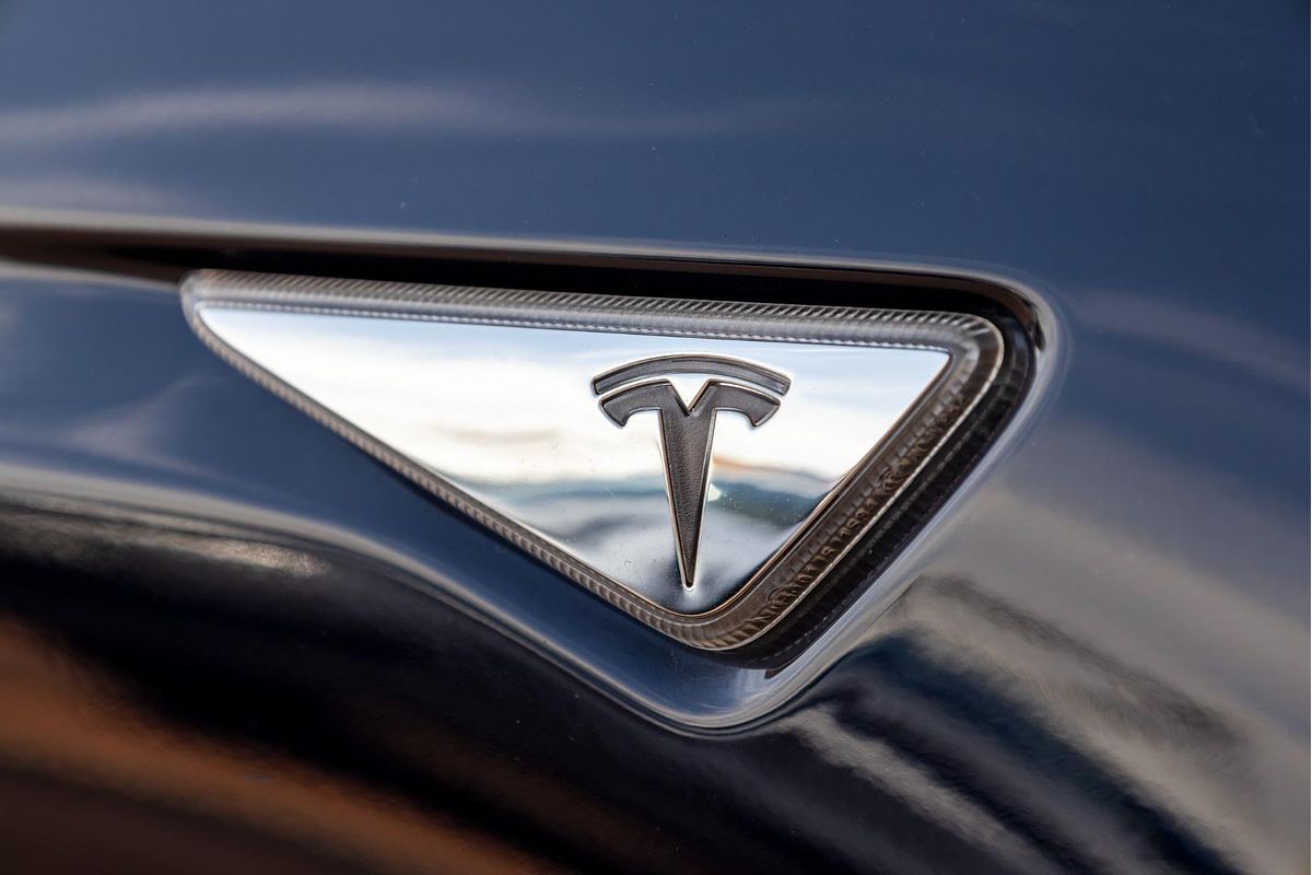 2015 Tesla Model S 85