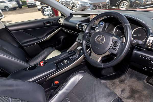 2014 Lexus IS IS300h Luxury AVE30R