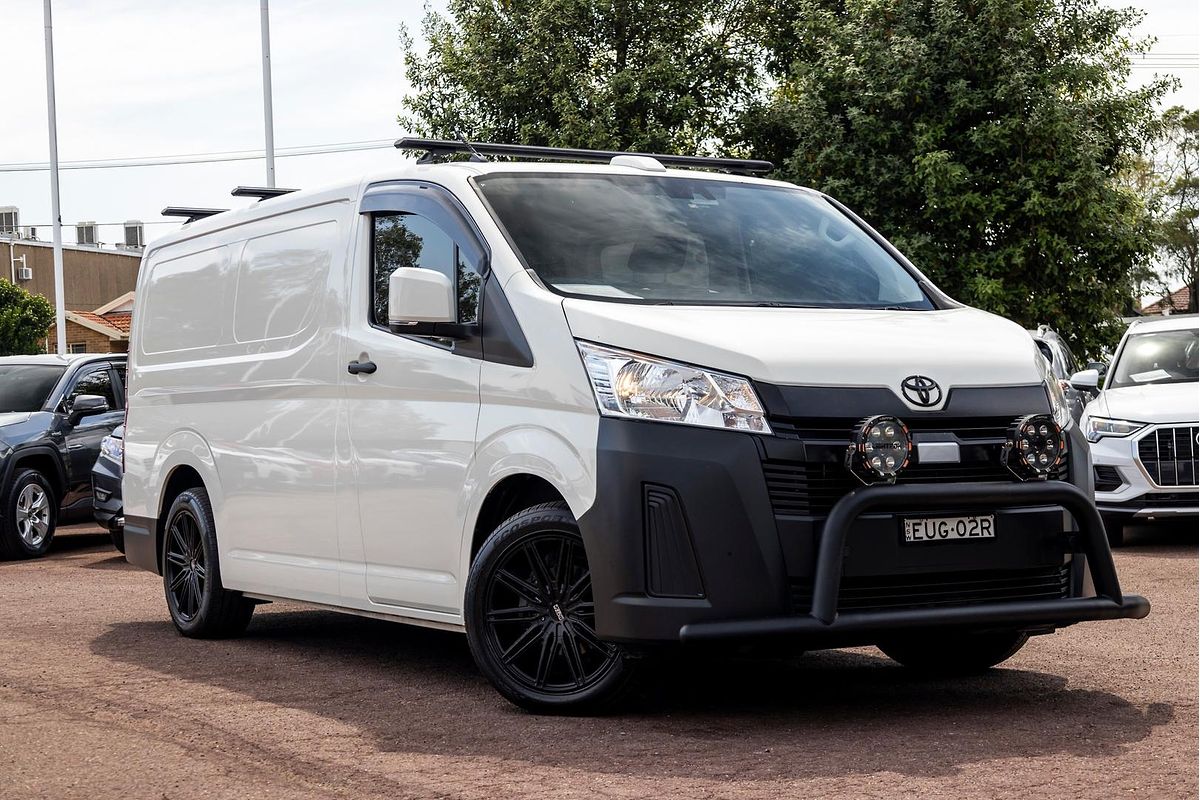 2022 Toyota Hiace GDH300R