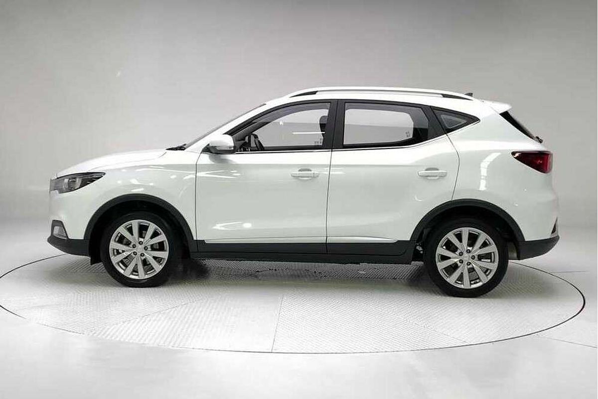 SOLD 2024 MG ZS Excite in Dover White | New SUV | Moorooka QLD