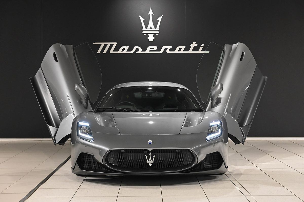 2023 Maserati MC20 M240