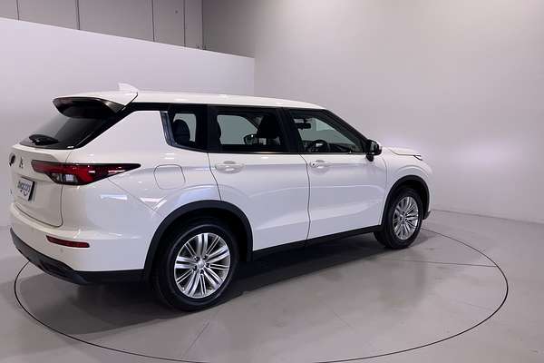 2021 Mitsubishi Outlander ES ZM