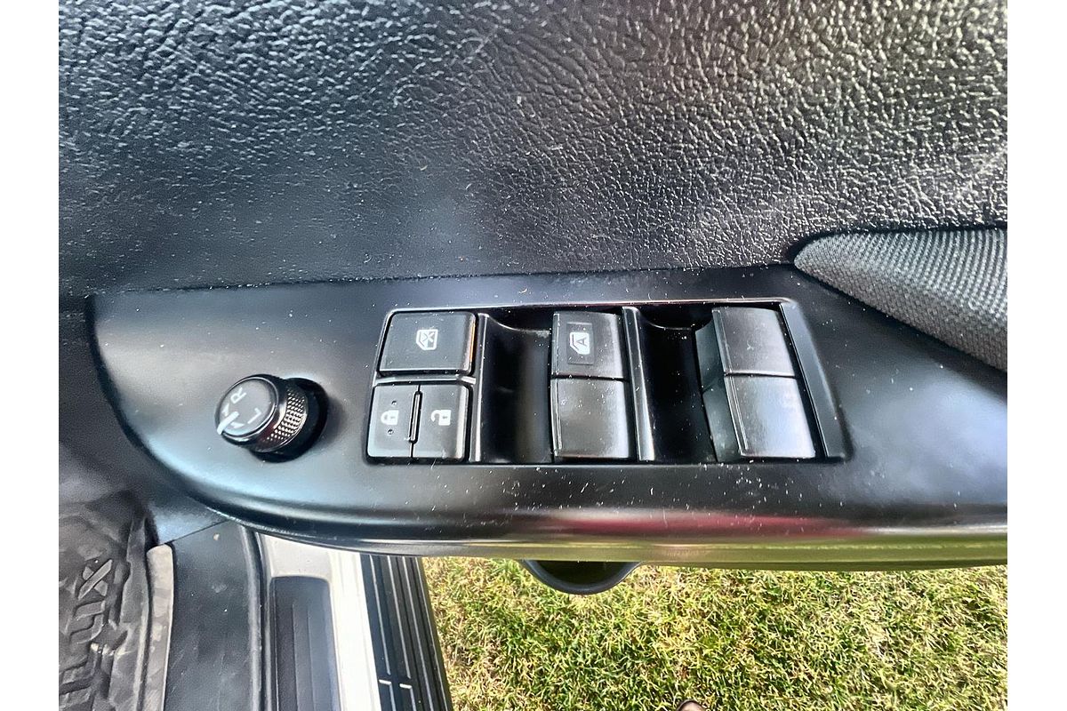 2020 Toyota Hilux SR GUN126R 4X4