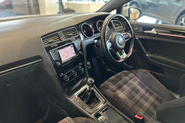 2014 Volkswagen Golf GTI 7