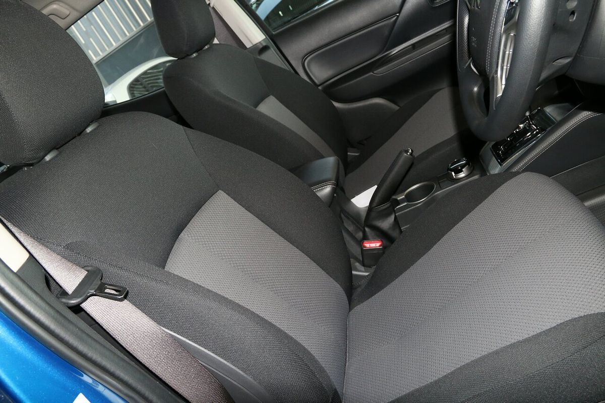 2023 Mitsubishi Triton GLX+ MR 4X4