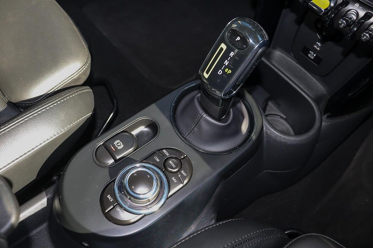 2022 MINI Hatch Cooper SE Classic F56 LCI-2