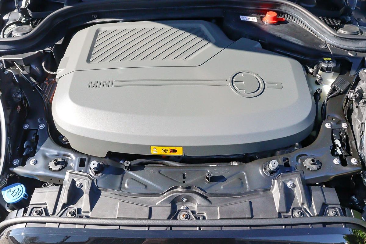 2022 MINI Hatch Cooper SE Classic F56 LCI-2