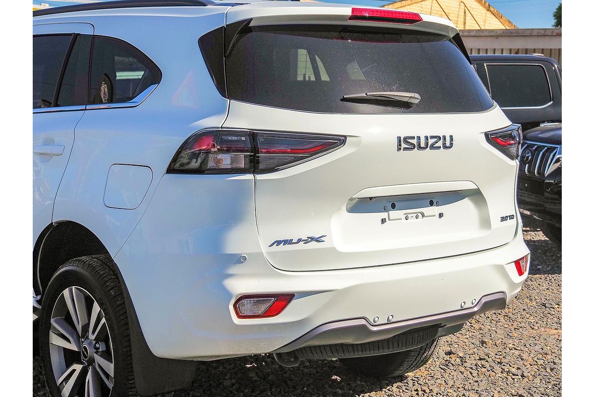 2023 Isuzu MU-X LS-T