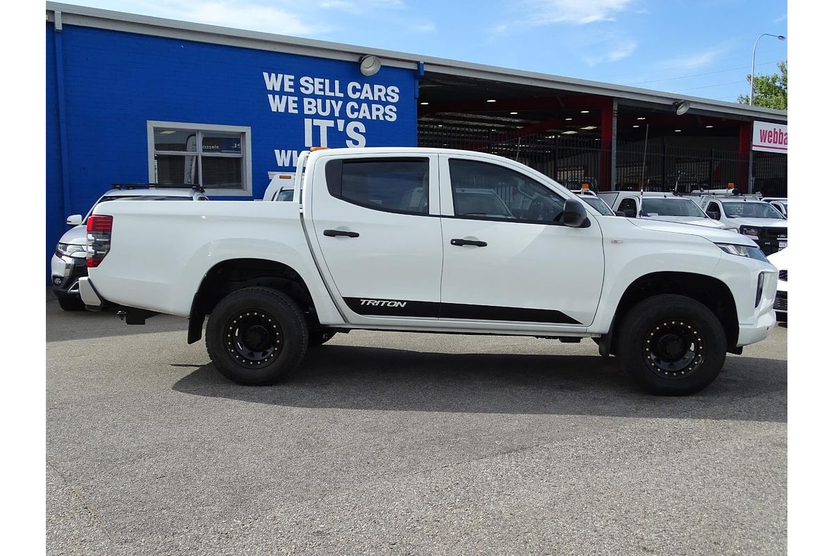 2019 Mitsubishi Triton GLX MR 4X4