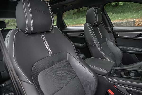 2023 Jaguar F-PACE P250 R-Dynamic SE X761