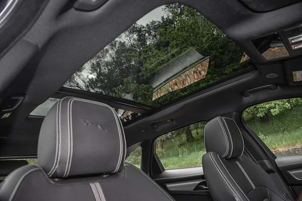 2023 Jaguar F-PACE P250 R-Dynamic SE X761